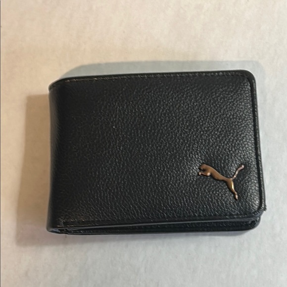 PUMA ORIGINAL BIFOLD BLACK GENUINE LEATHER WALLET LIKE NEW - Picture 1 of 15